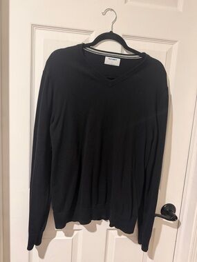 Old Navy Black V-Neck Sweater - Men's Lightweight Knit